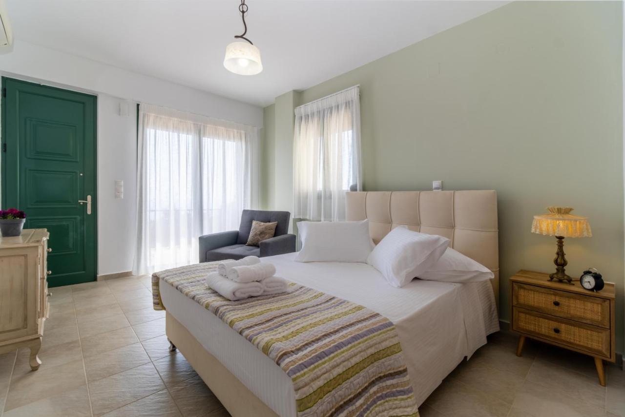 Sapphire Blue Villa Kalamítsi Eksteriør billede
